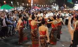 Loi Krathong festival, Chiang Mai - movies